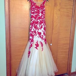 Red, off white prom/homecoming dress. Size 2!